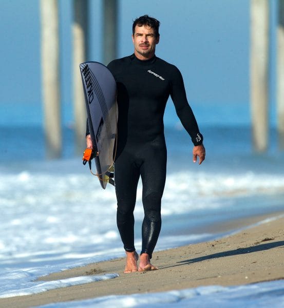 Vyrl_BZ_fullsuit_lifestyle