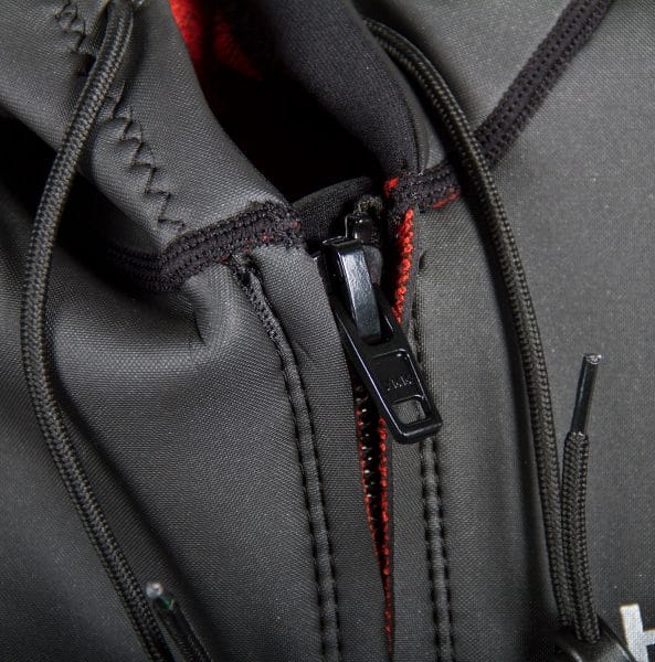 X215UF_05HZ_Playa_Harness_zipper_detail_WEB